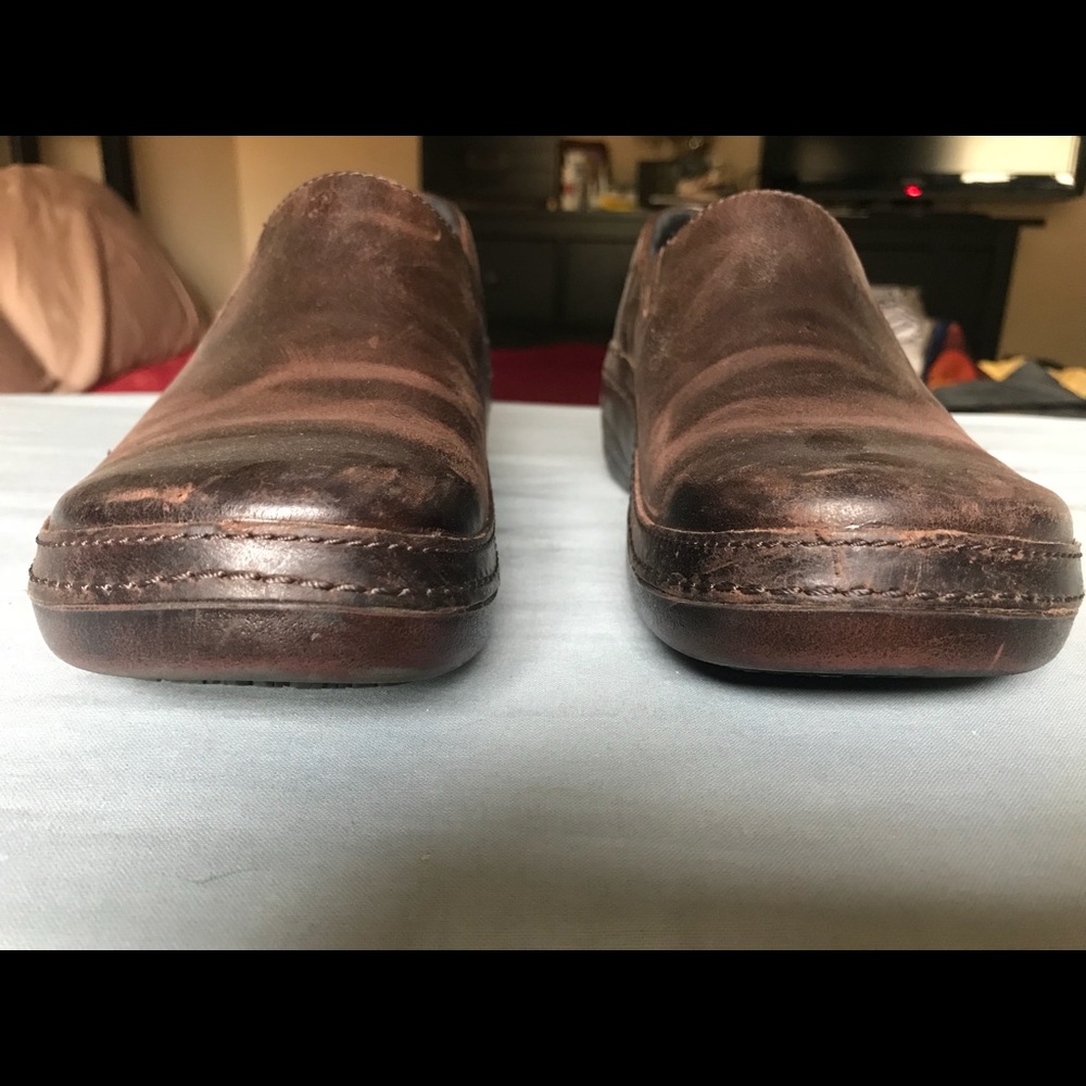 Clogs - Picture 3 of 4
